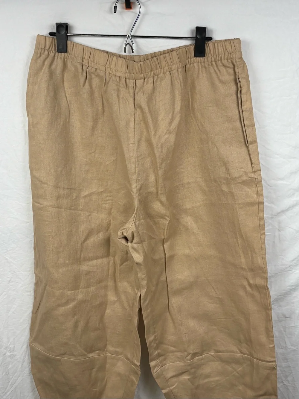 NWT Lintico women’s XL Relaxed Linen-Blend Capris - Beige